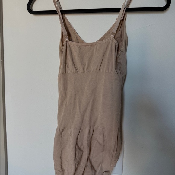Nude Seamless Shapewear Bodysuit with Adjustable Straps - Picture 3 of 3